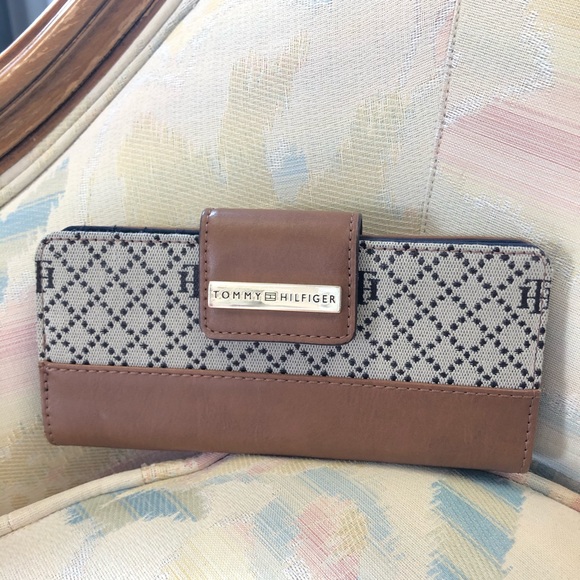 Tommy Hilfiger Handbags - Tommy Hilfiger Leather and Cloth Wallet